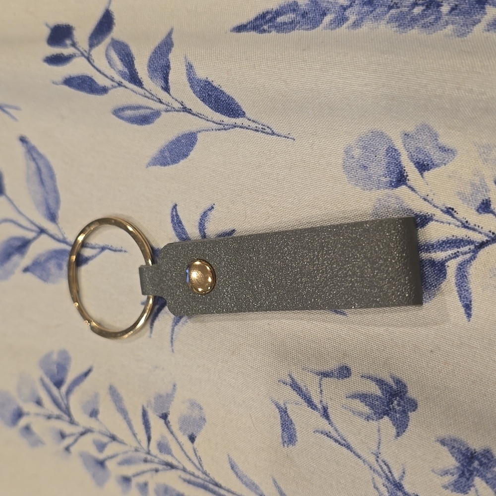 ❤️10/$10 New vegan leather keychain